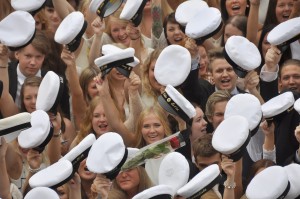 Studenter med studentmössor